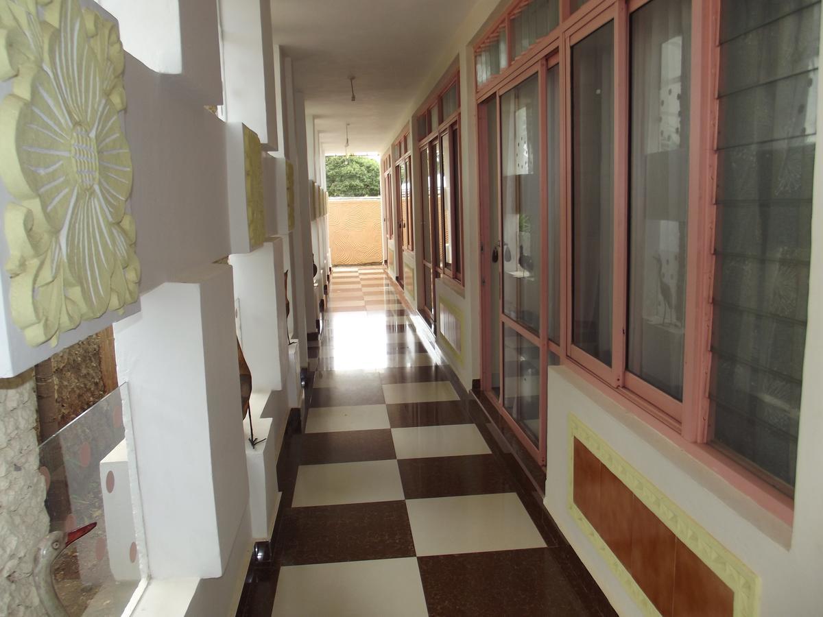 Peacock Park Hotel Укунда Екстериор снимка