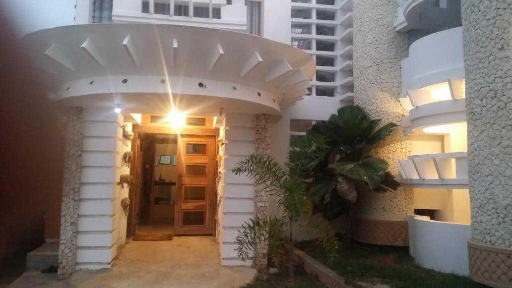 Peacock Park Hotel Укунда Екстериор снимка